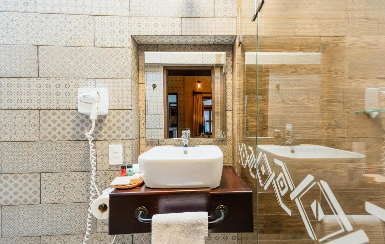 Yox Hotel Boutique Сан-Кристобаль-де-Ла-Касас Экстерьер фото Bathroom